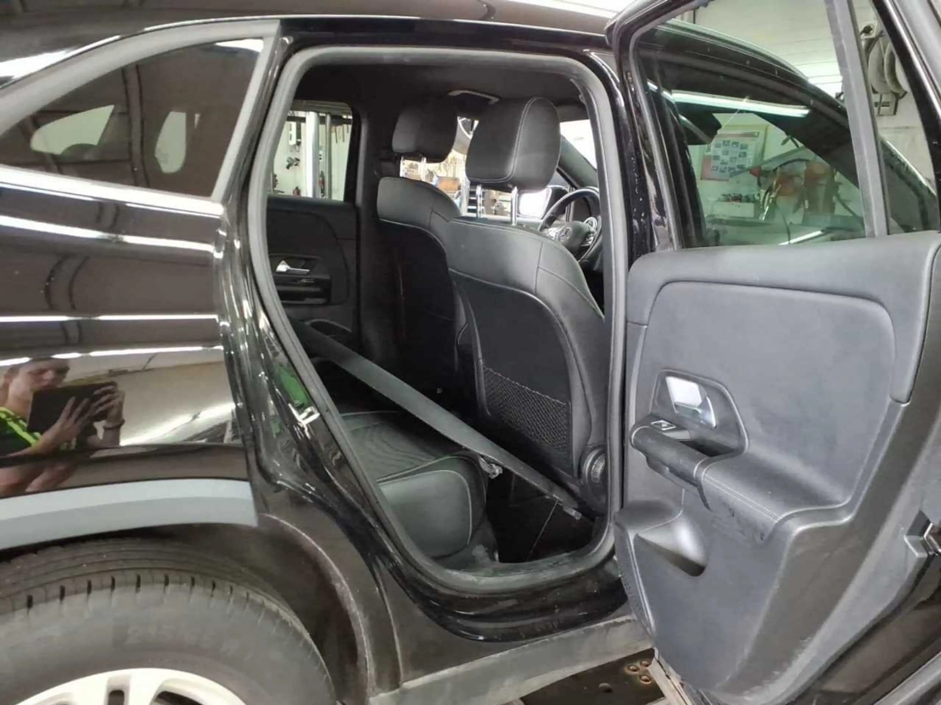 Mercedes-Benz GLA 200 d Style ACC BLIS Key LED Lane Navi RKam — photo 11