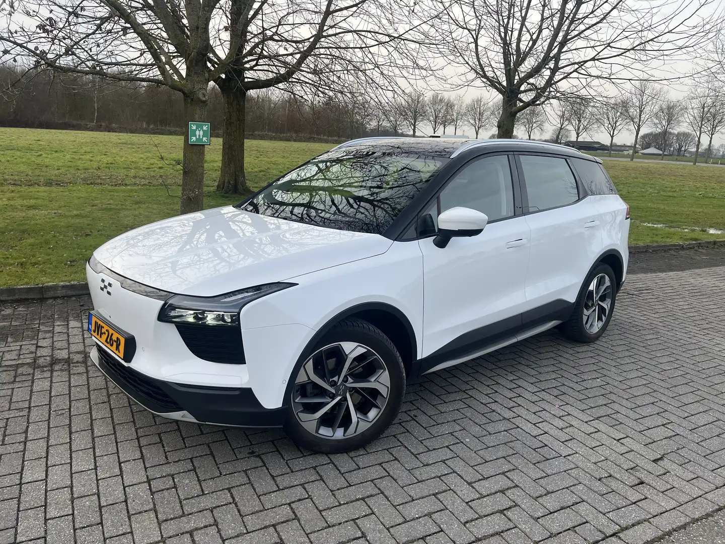 Aiways U5 63kWh Premium-Panoramadak-leder-stoelverwarming. Weiß - 1