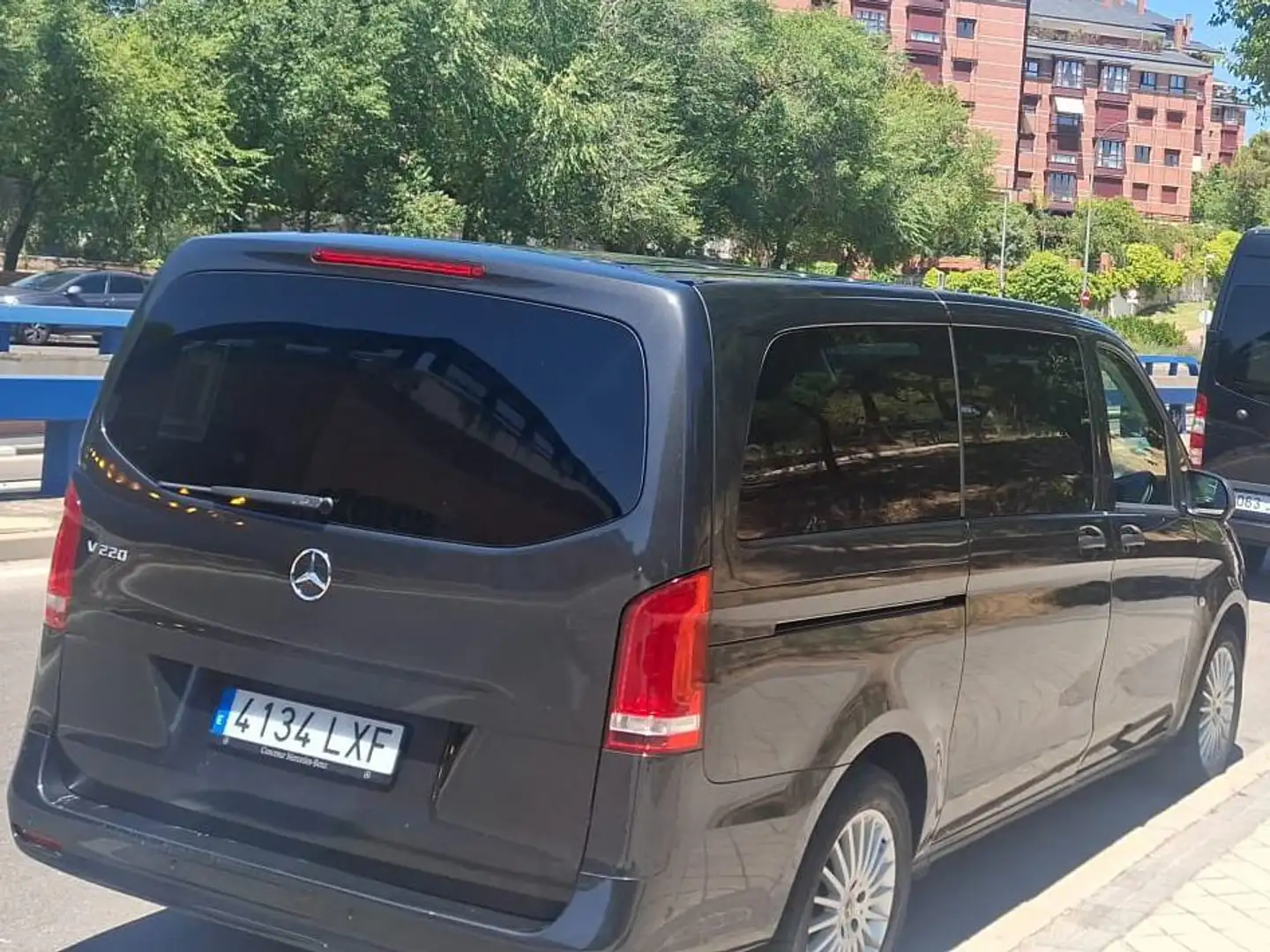 Mercedes-Benz Vito Vito 116 CDI Larga 9G-Tronic Gris - 2