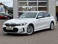 BMW 330 i xDr.M Sport Leder HUD ACC SuView LiveP.HiFi Weiß - thumbnail 2