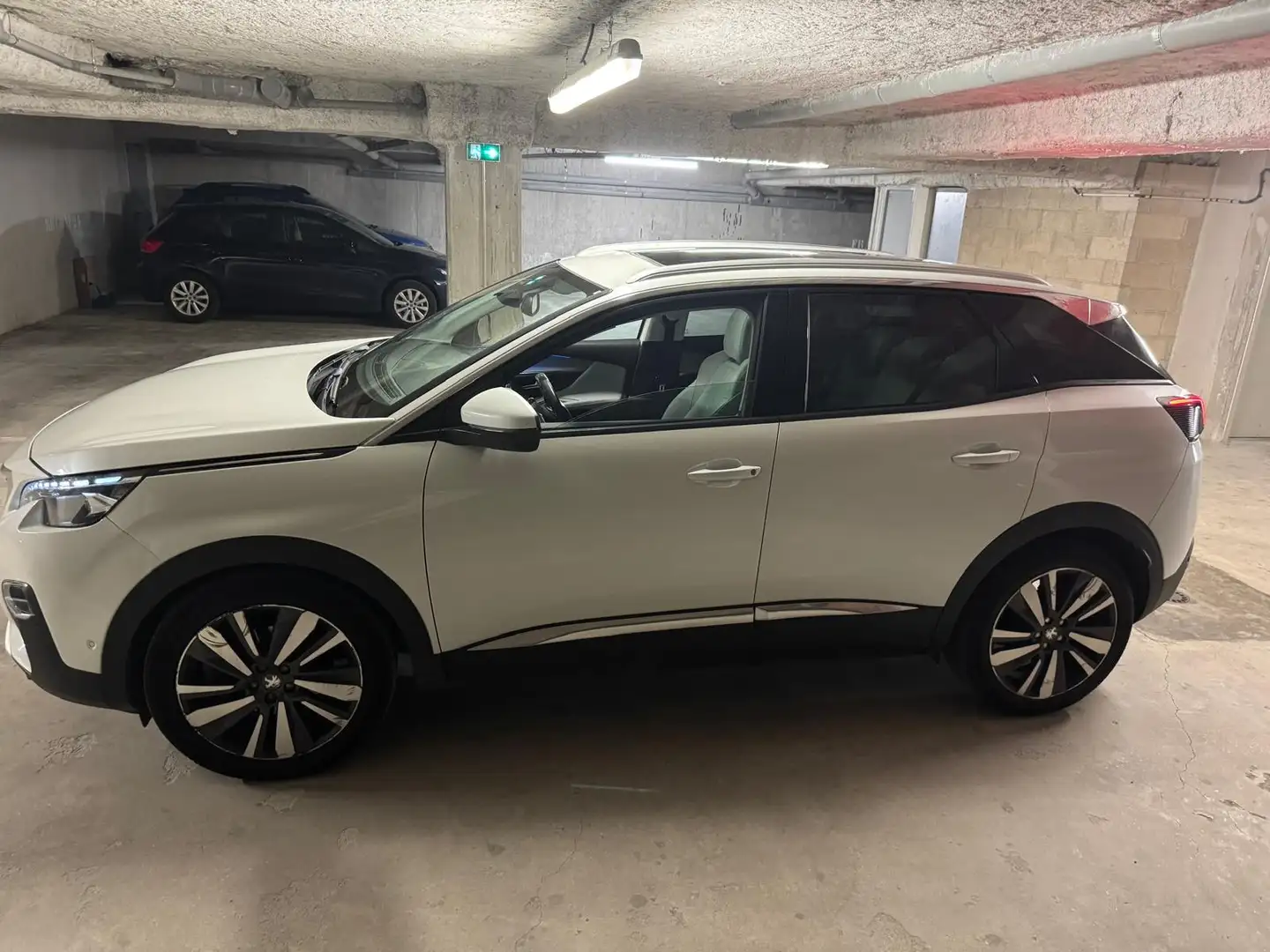 Peugeot 3008 Peugeot 3008 i-cokpit full option diesel 1.6 HDI Blanc - 1