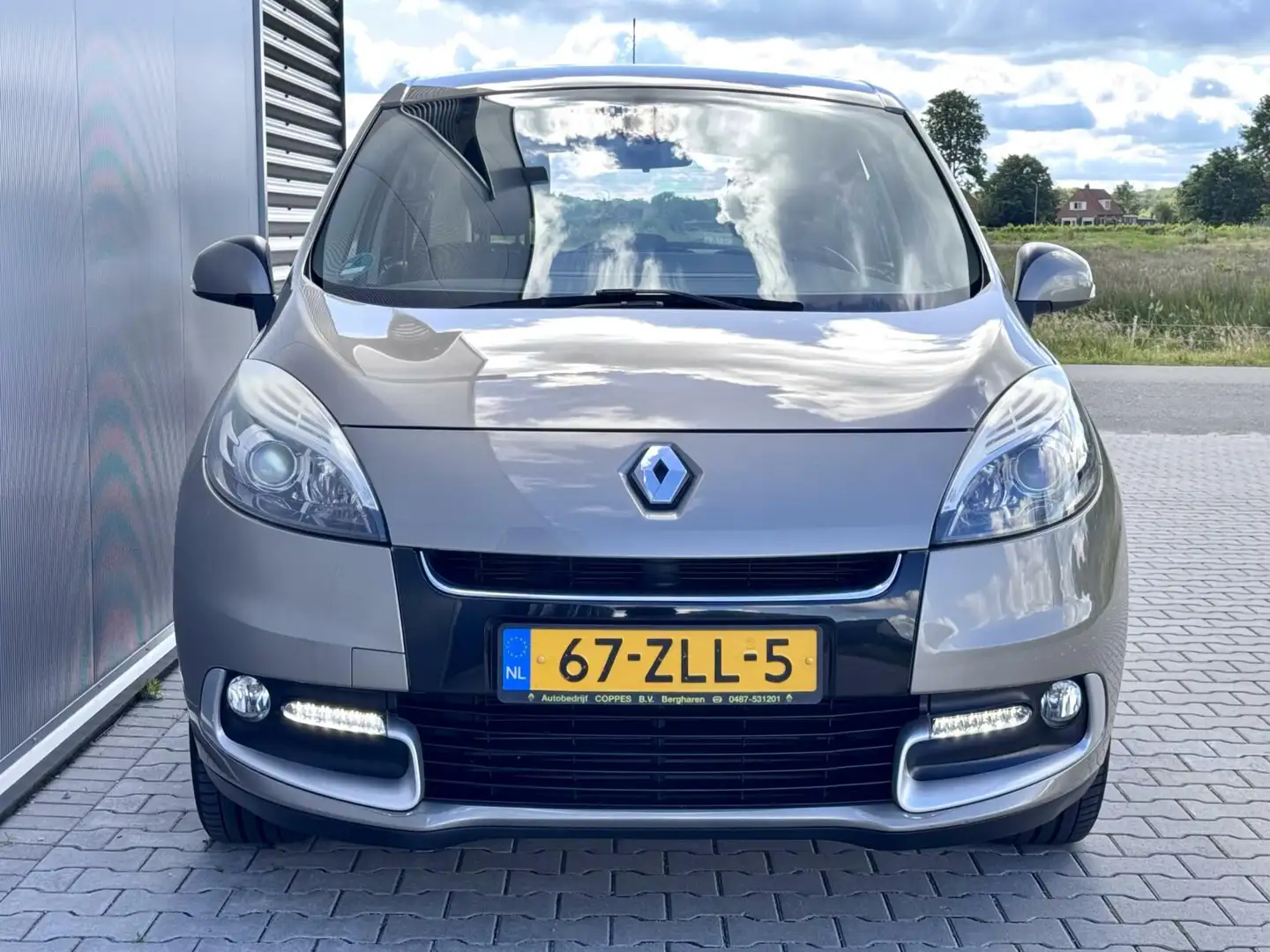 Renault Scenic 1.2 TCe Collection Facelift | Dealer onderhouden! Bruin - 2