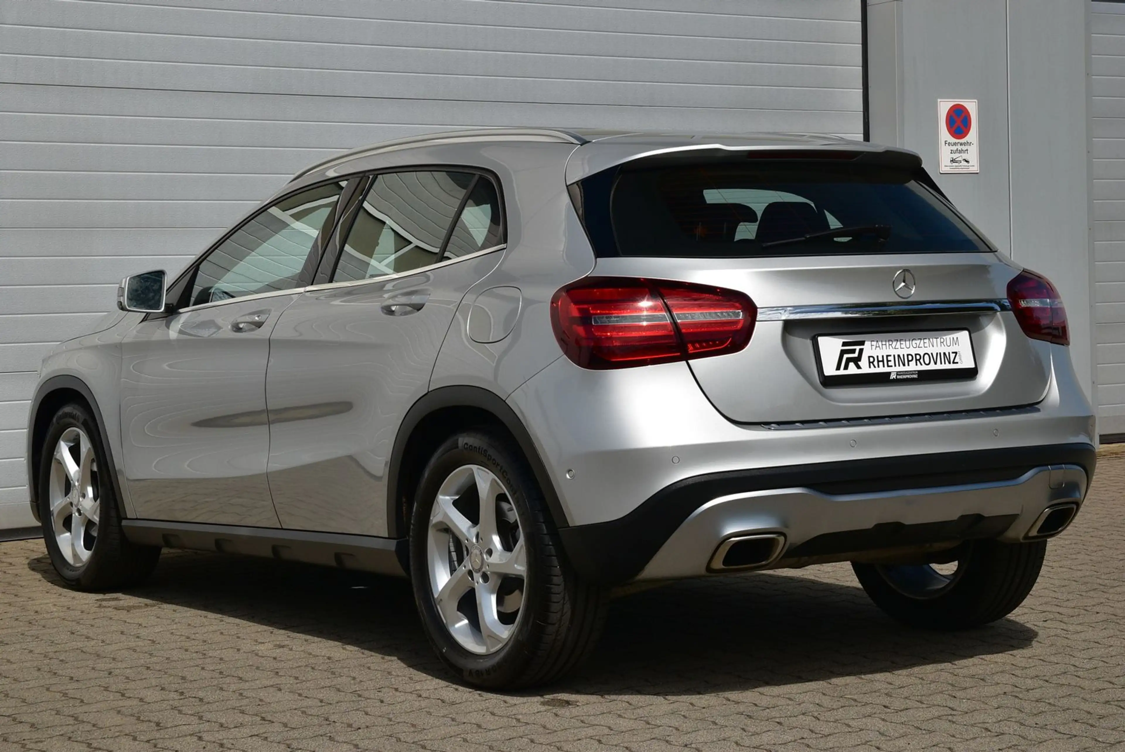 Mercedes-Benz GLA 180 GLA 180 LED/Automatik/Navi/Klima/SHZ/PDC — photo 4