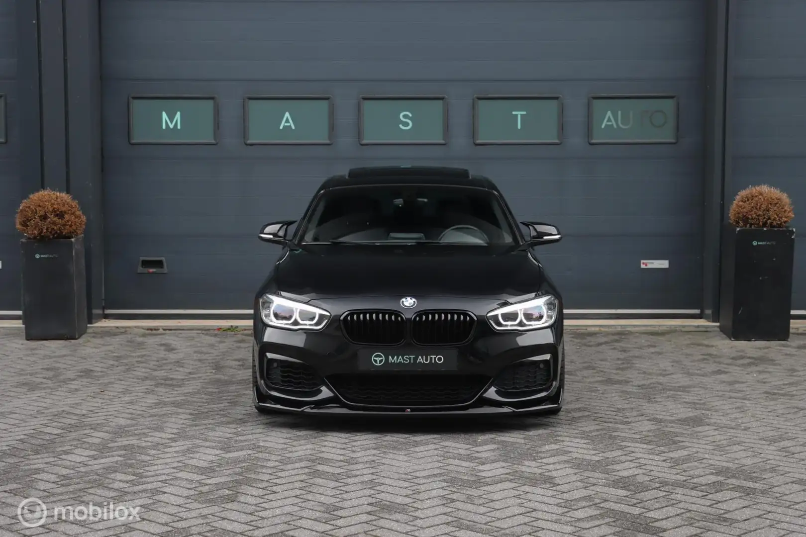 BMW 140 1-serie M140i LCI M-Performance|Maxton|Pano|Leder| Zwart - 2