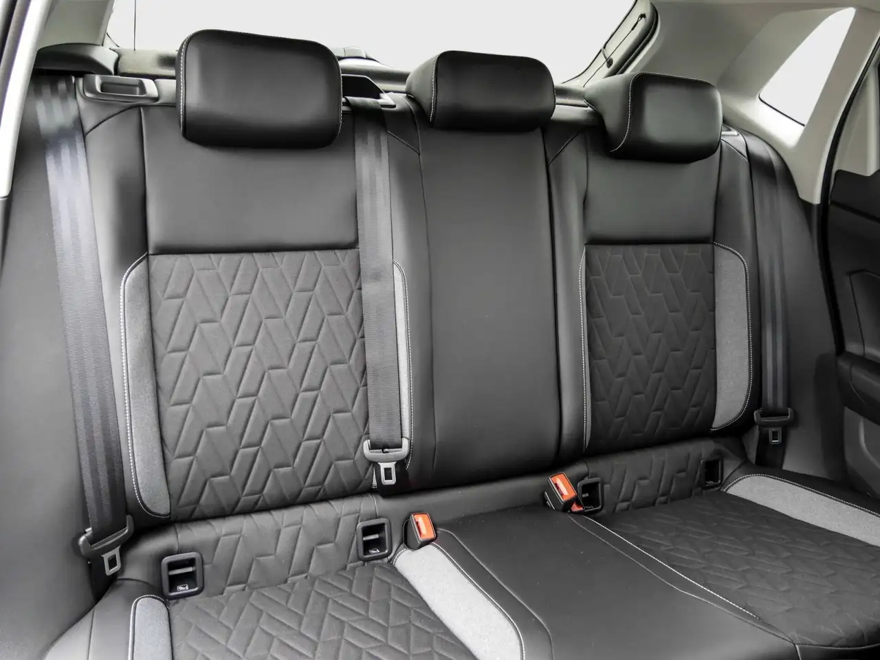 Volkswagen Polo ENERGY 1.0 TSI Life LED App-Conn. TravelAss. RK... 4