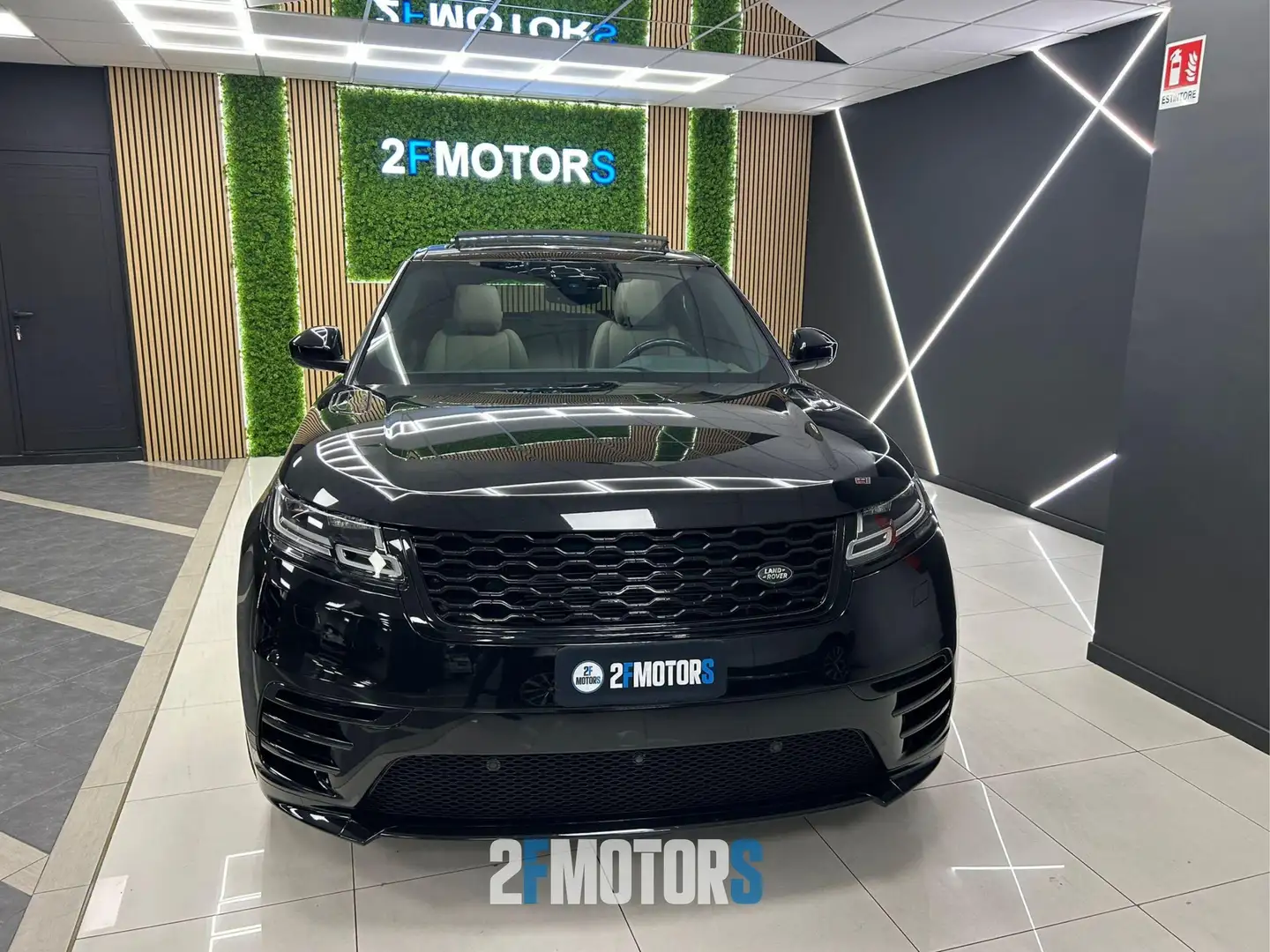 Land Rover Range Rover Velar 2.0D I4 240 CV HSE MY 19 Nero - 2