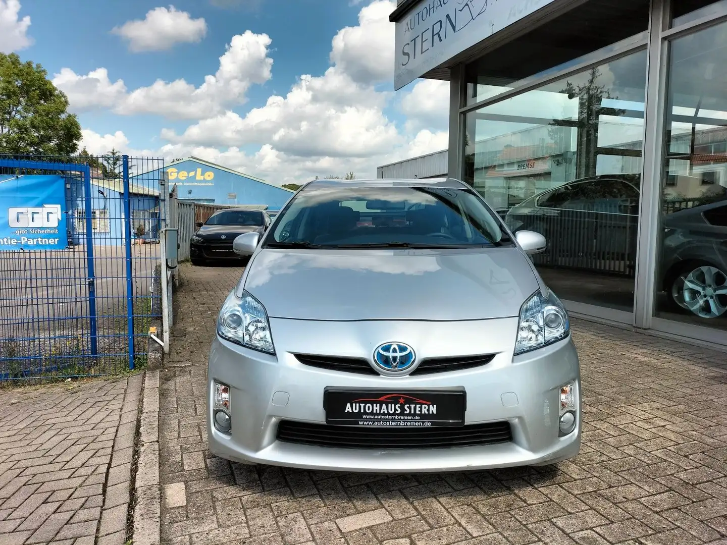 Toyota Prius Life * HUD * TEMP * PDC * Silber - 2