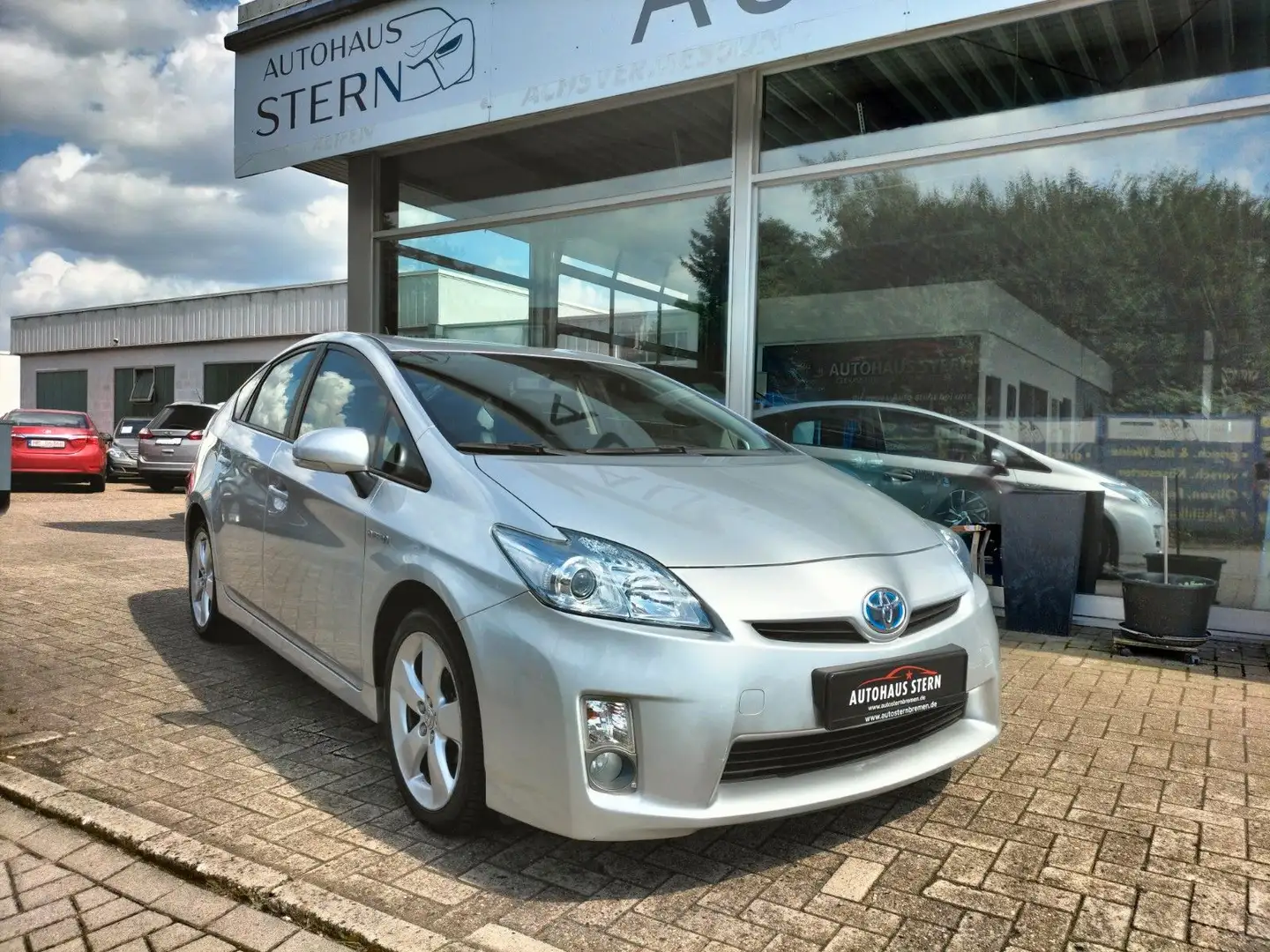 Toyota Prius Life * HUD * TEMP * PDC * Silber - 1