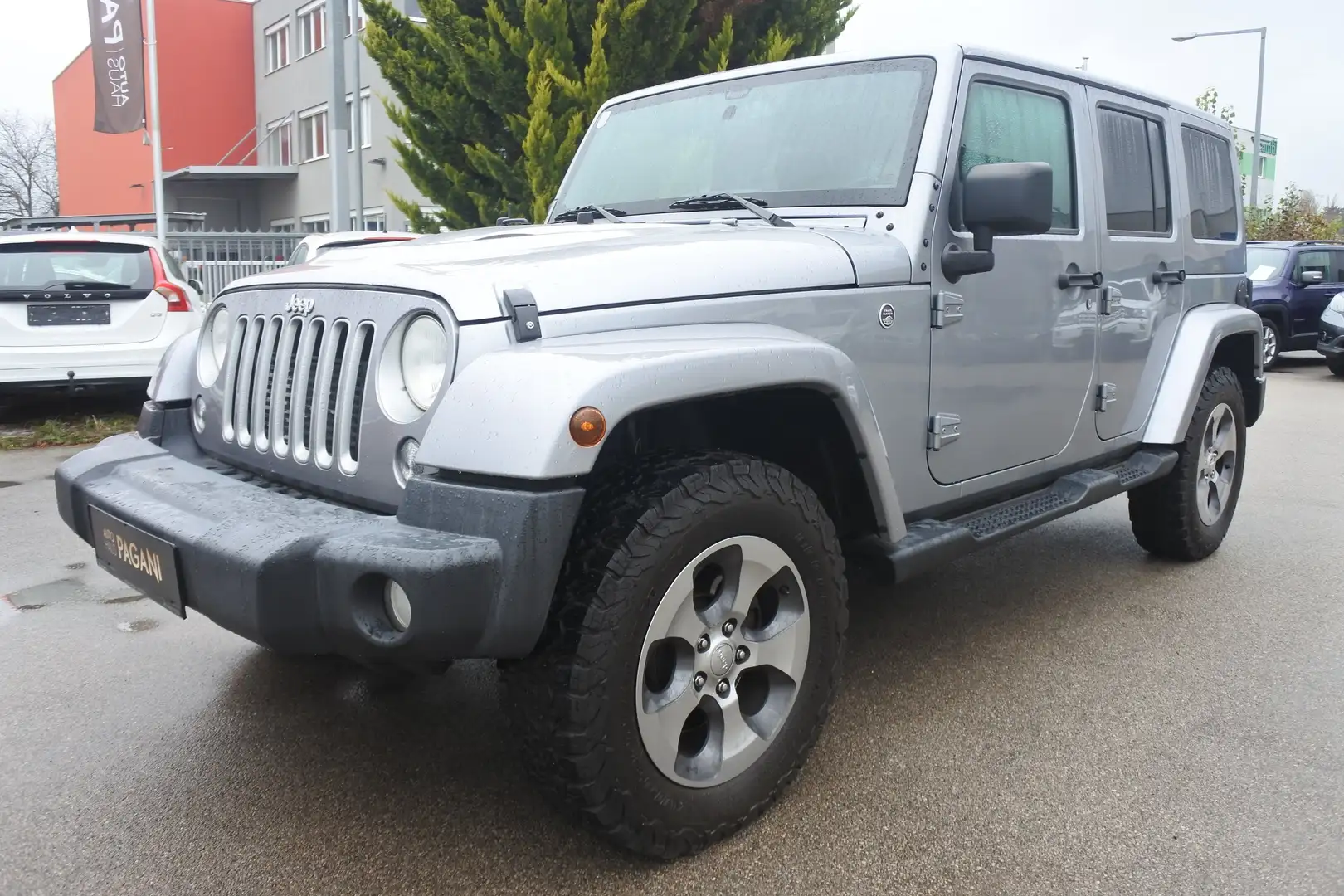 Jeep Wrangler Unlimited Sahara 2,2 CRDi Aut./LEDER/NUR109TKM Silber - 1