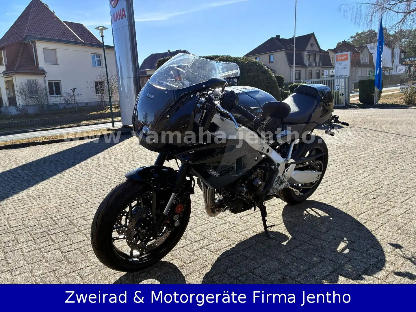 Yamaha XSR 900 GP Sport Packet AKRA Negro - 1