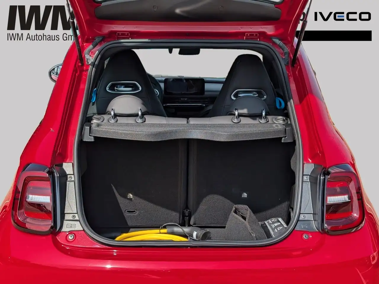 Abarth 500e 2023 — фото 10