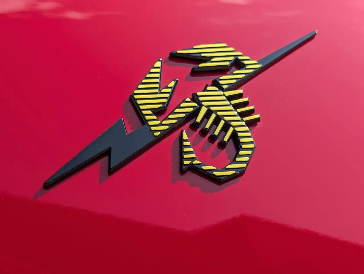Abarth 500e 2023 — фото 11