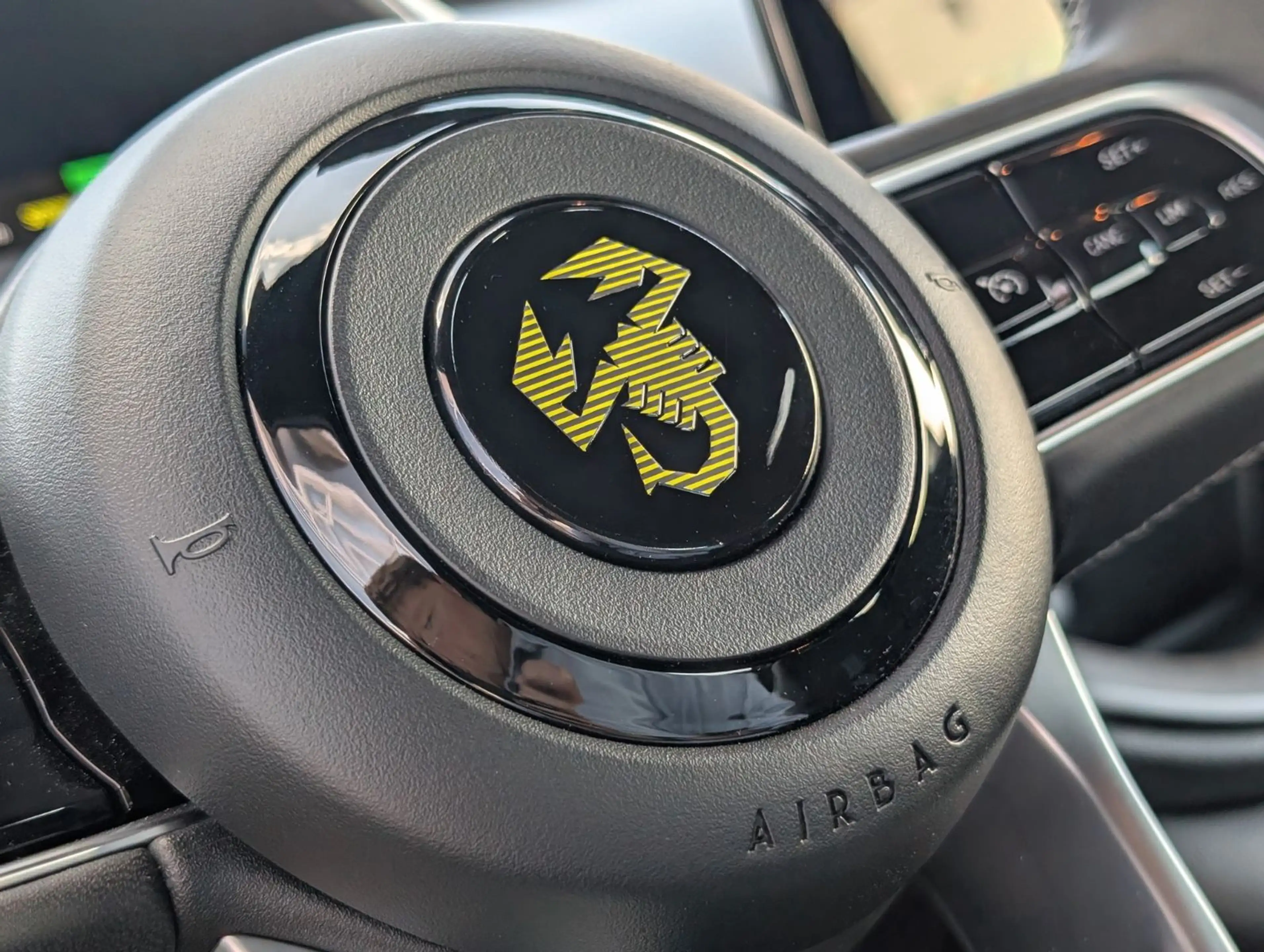 Abarth 500e ABARTH 500e LED DAB+ PDC 85KW-DC 154PS — photo 13