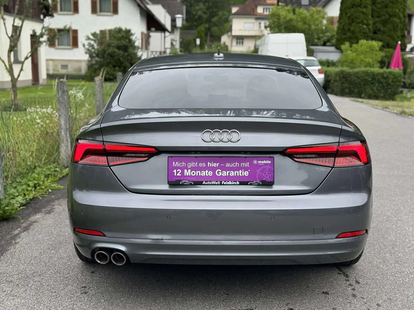 Audi A5 Sportback Basis Automatik Chrompaket *NAVI *SZH Grau - 2