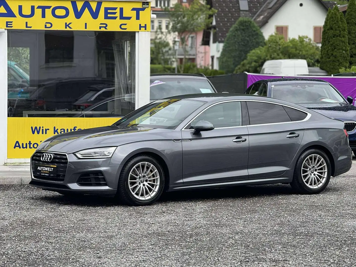 Audi A5 Sportback Basis Automatik Chrompaket *NAVI *SZH Grau - 1