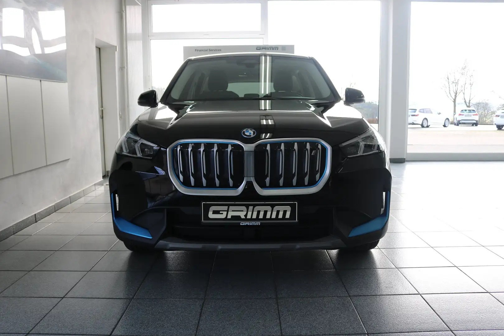BMW iX1 xDrive30   Head-Up DAB LED RFK Komfortzg. Schwarz - 2