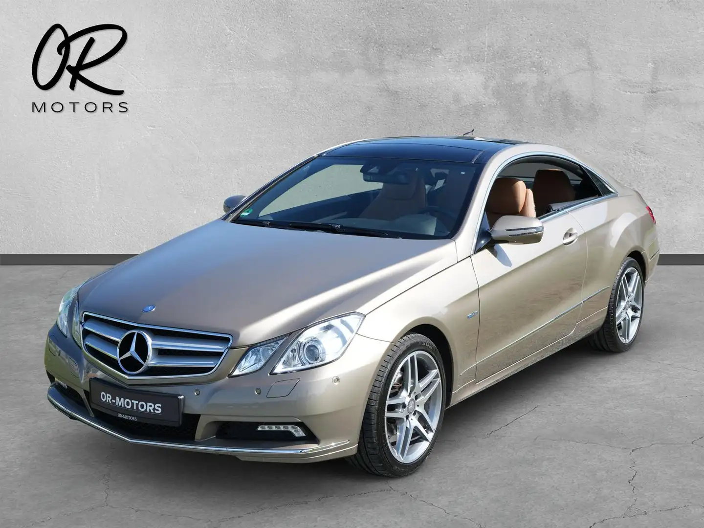 Mercedes-Benz E 250 erst 35.000KM*Pano*Sitzbelüftung*Nappa*PDC Beige - 1