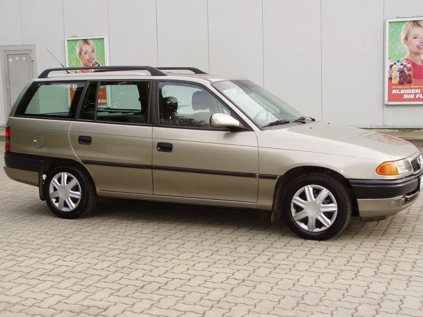 Opel Astra Caravan 16V Club # AHK*ABS*Schiebedach*Klima* Grigio - 1