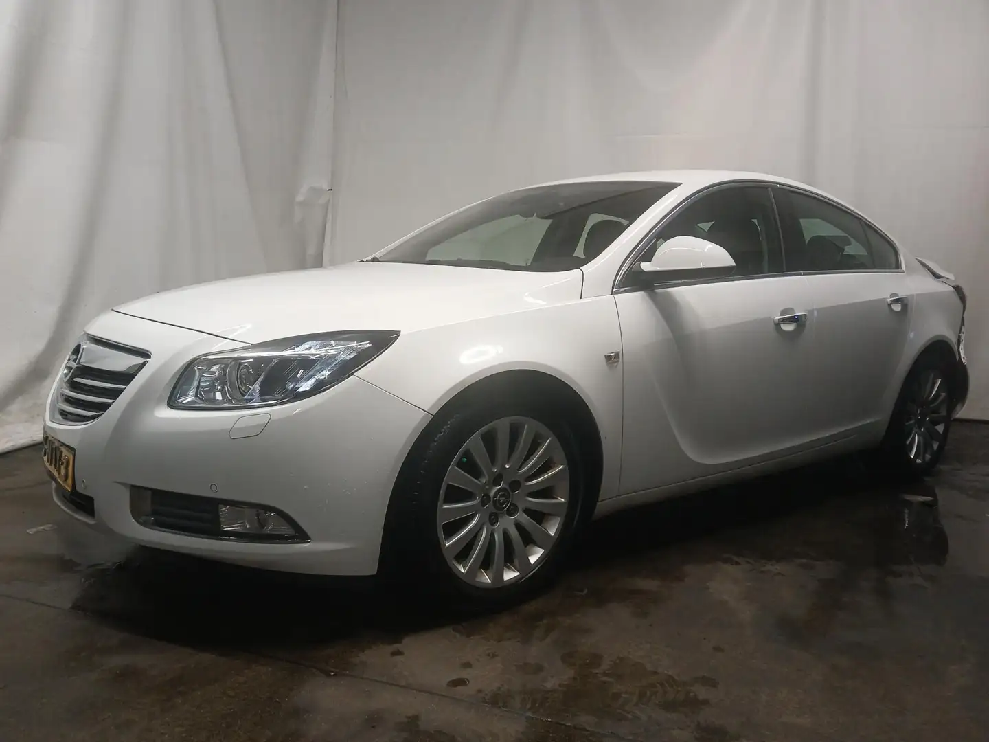 Opel Insignia 1.6 T Cosmo SCHADEAUTO!!! Weiß - 2