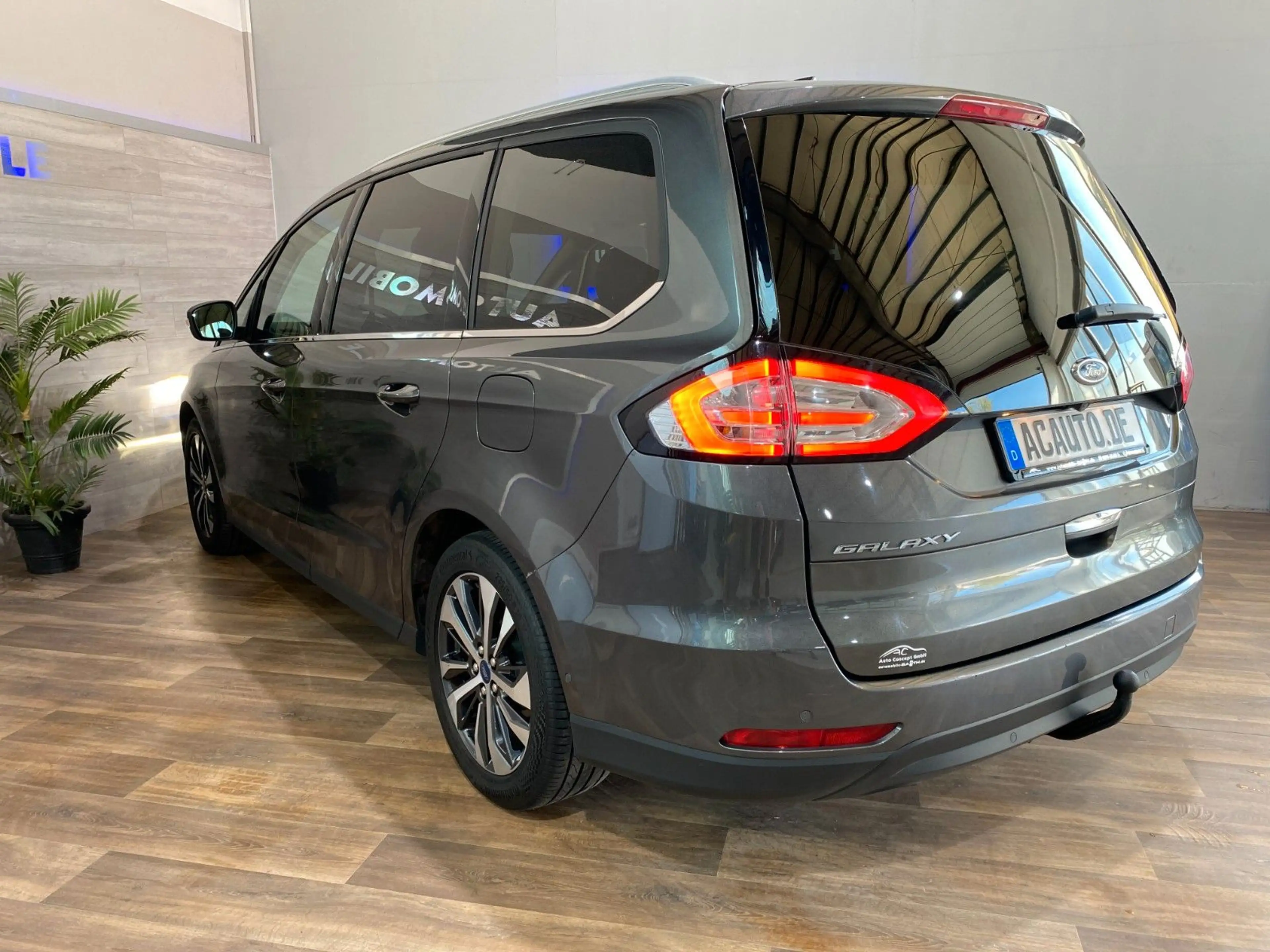 Ford Galaxy Titanium 2,0TD AT +AHK+Leder+LED+CarPlay — photo 11
