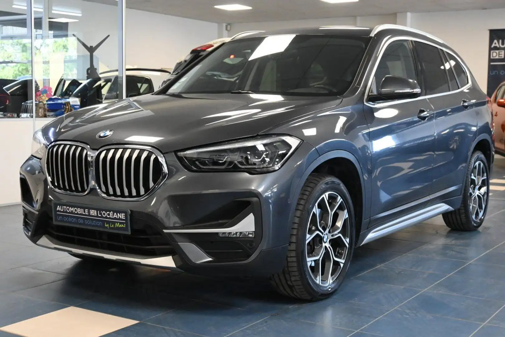 BMW X1 F48 LCI sDrive 18d 150 ch BVA8 xLine Gris - 1