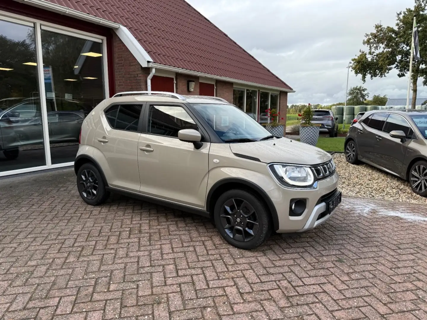 Suzuki Ignis 1.2 SMART HYBRID SELECT AUTOMAAT!  HOGE INSTAP & H Beige - 1