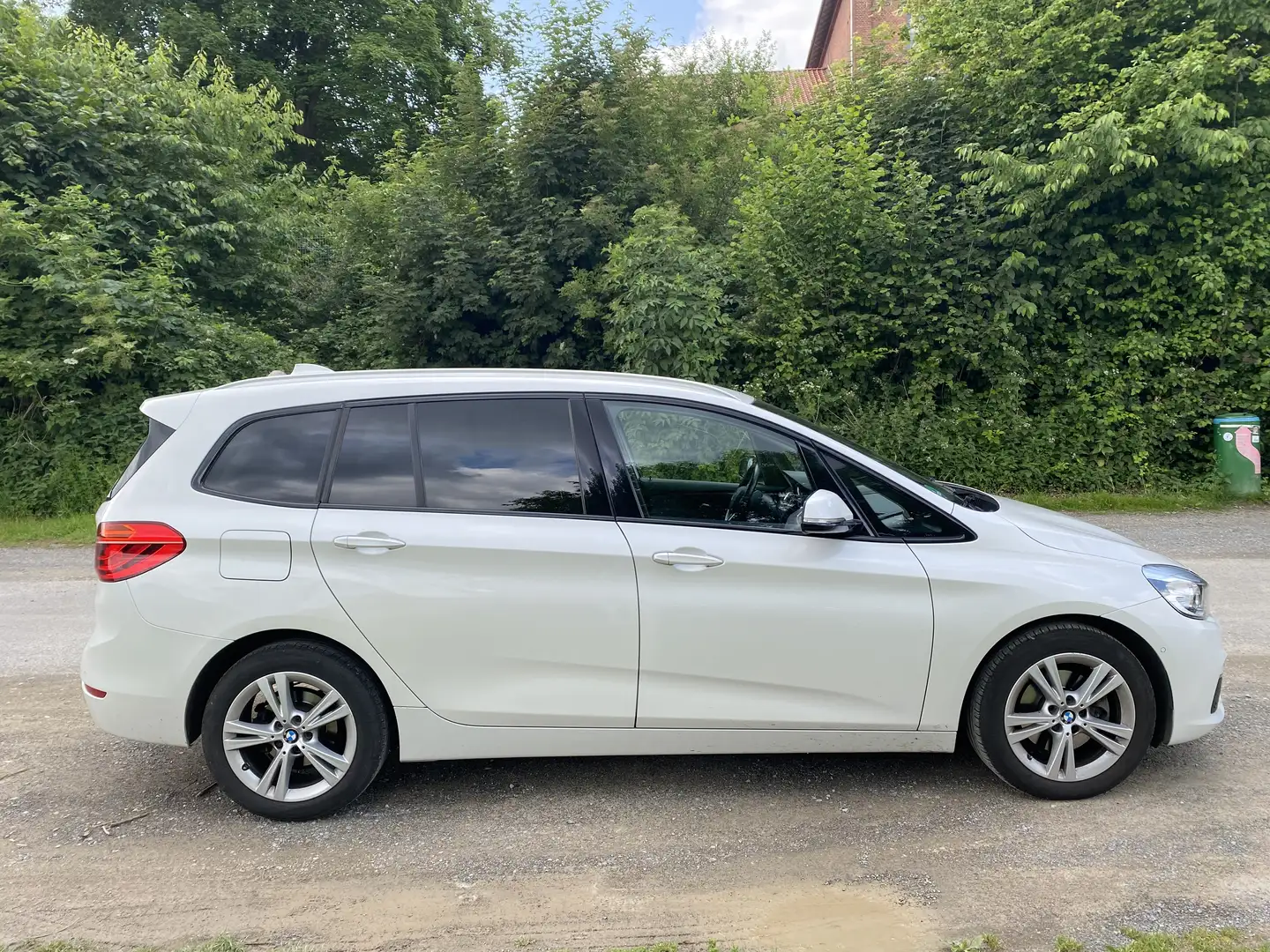 BMW 218 Luxury Line Weiß - 2