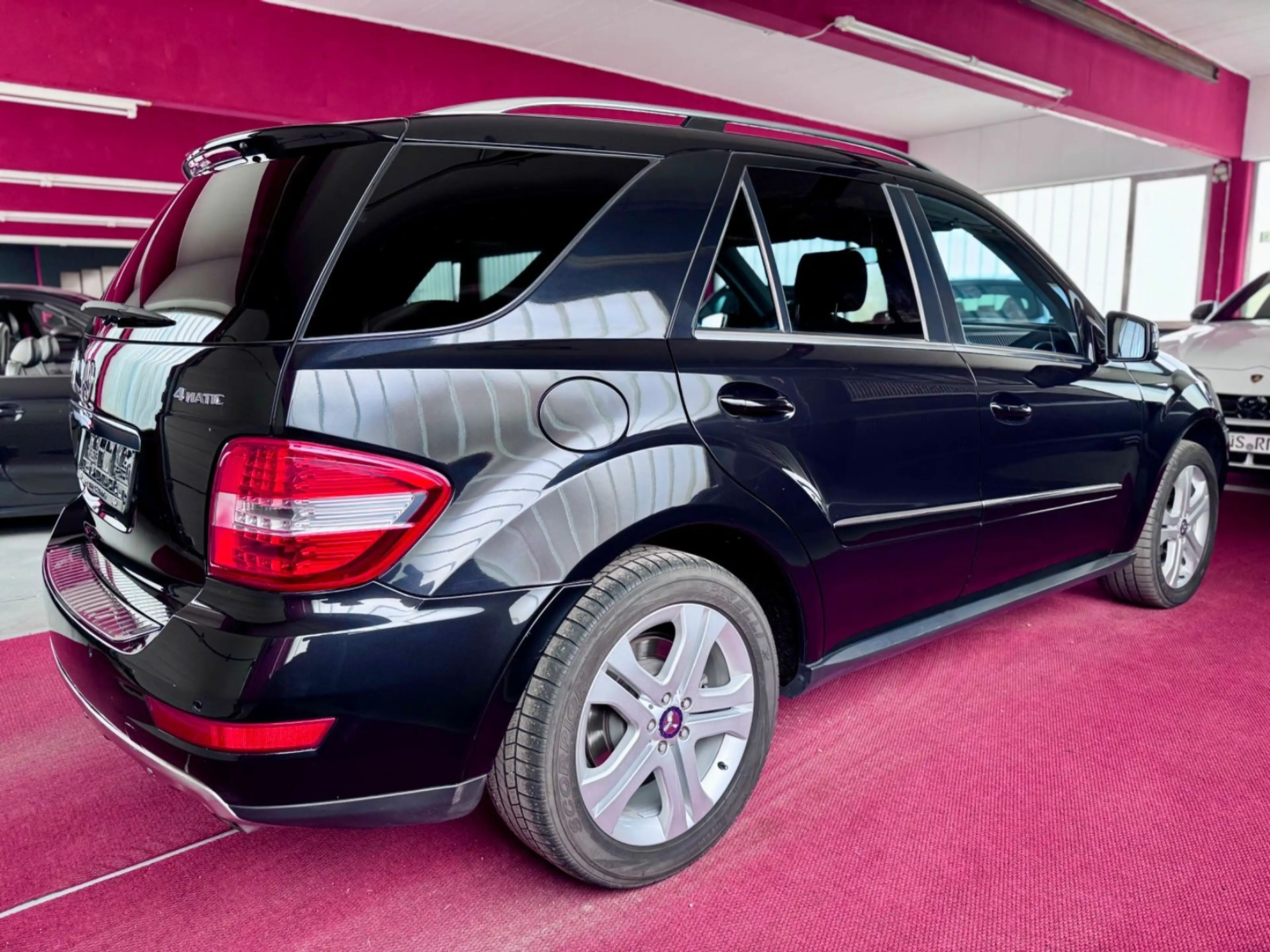 Mercedes-Benz ML 350 CDI 4Matic Sportpaket Glasdach Airmatic 19 — photo 6