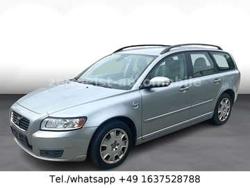2.4 D5 Momentum*LEDER*TÜV & Service Neu*
