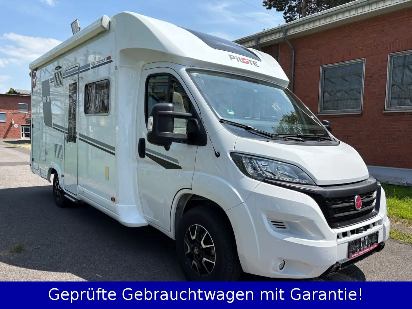 Fiat Pilote P696D Weiß - 2
