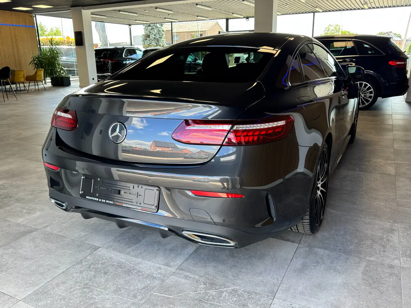 Mercedes-Benz E 220 E 220 d Coupe 9G-TRONIC AMG Line Noir - 2