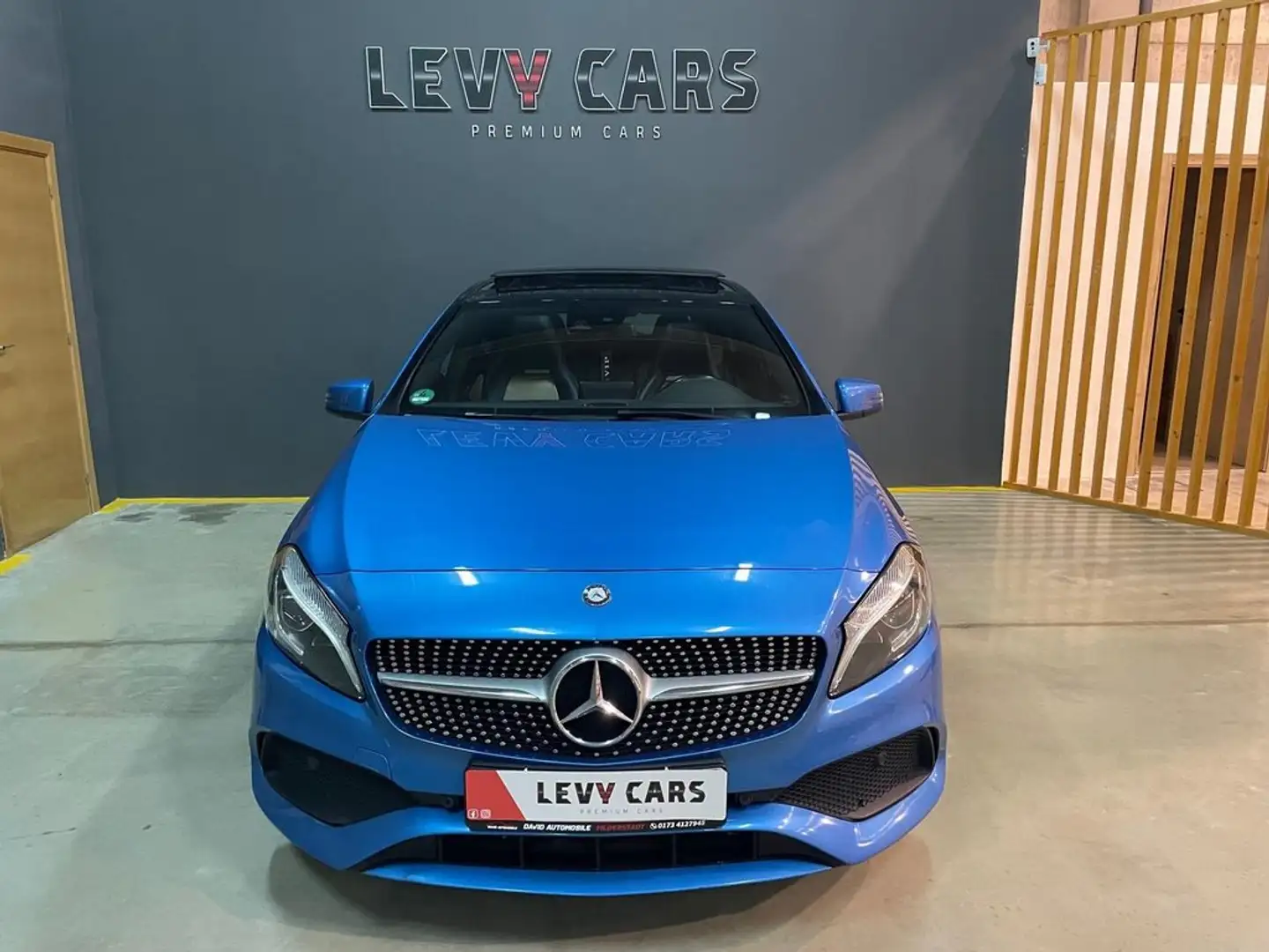 Mercedes-Benz A 220 d 4MATIC Blau - 2