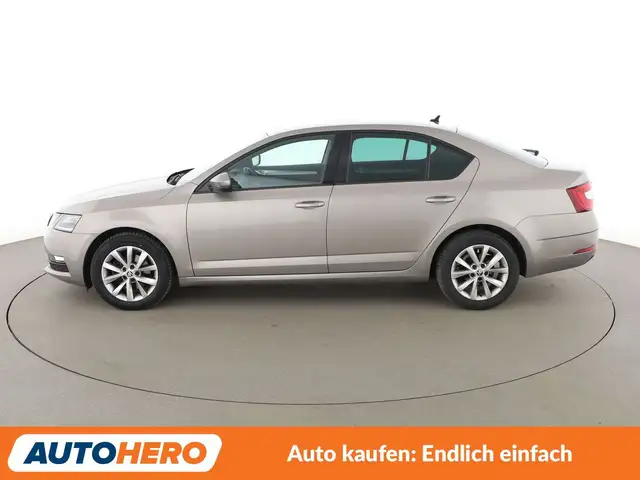 Skoda Octavia view 3