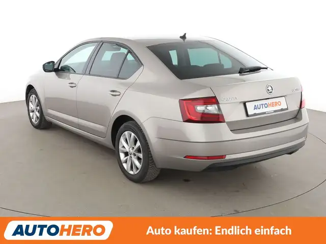 Skoda Octavia view 4