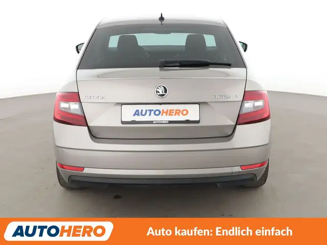 Skoda Octavia view 5