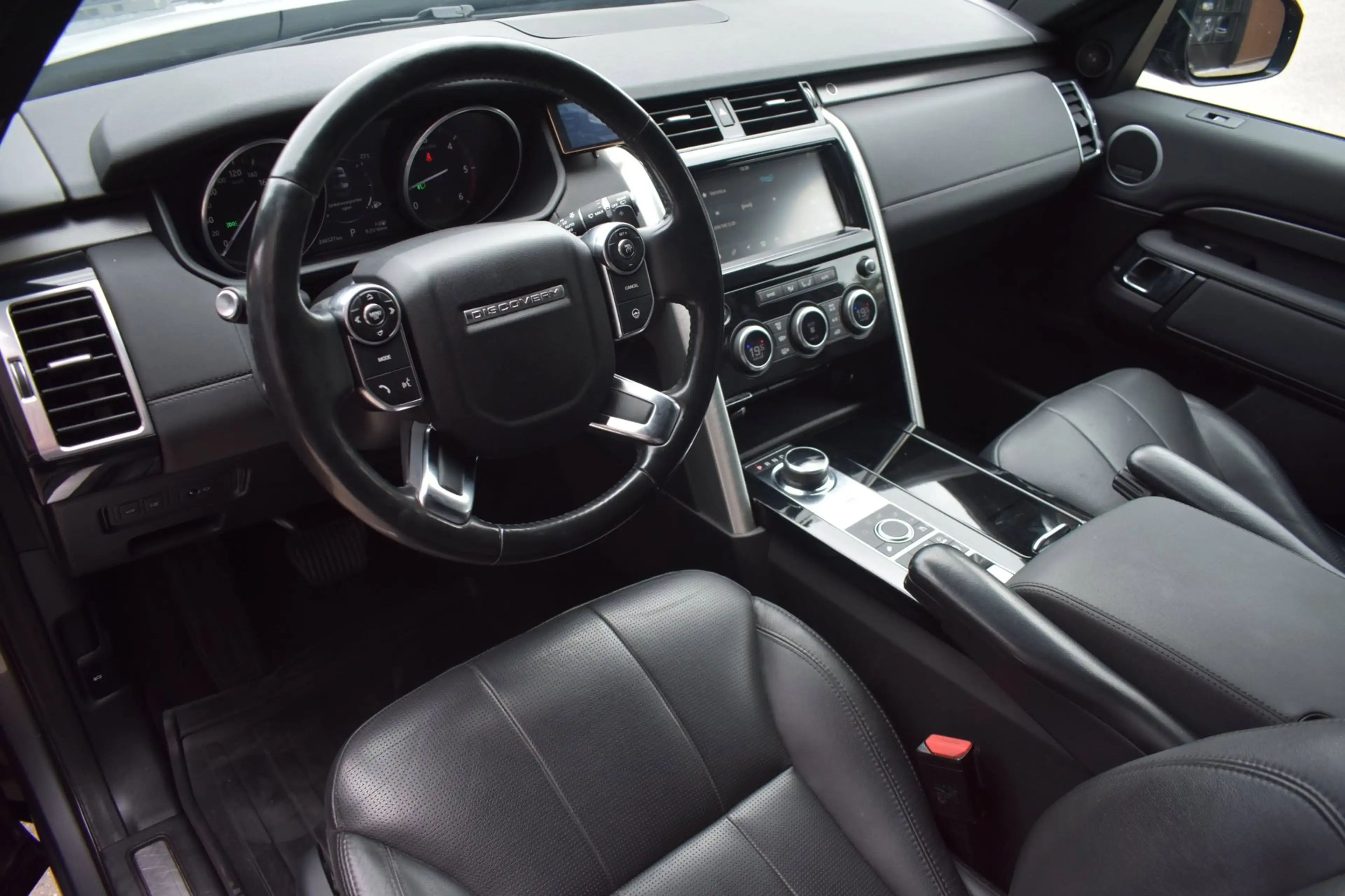 Land Rover Discovery 3.0 Td6 HSE Luxury '17 Leder LED Clima NAvi Cruise — photo 6