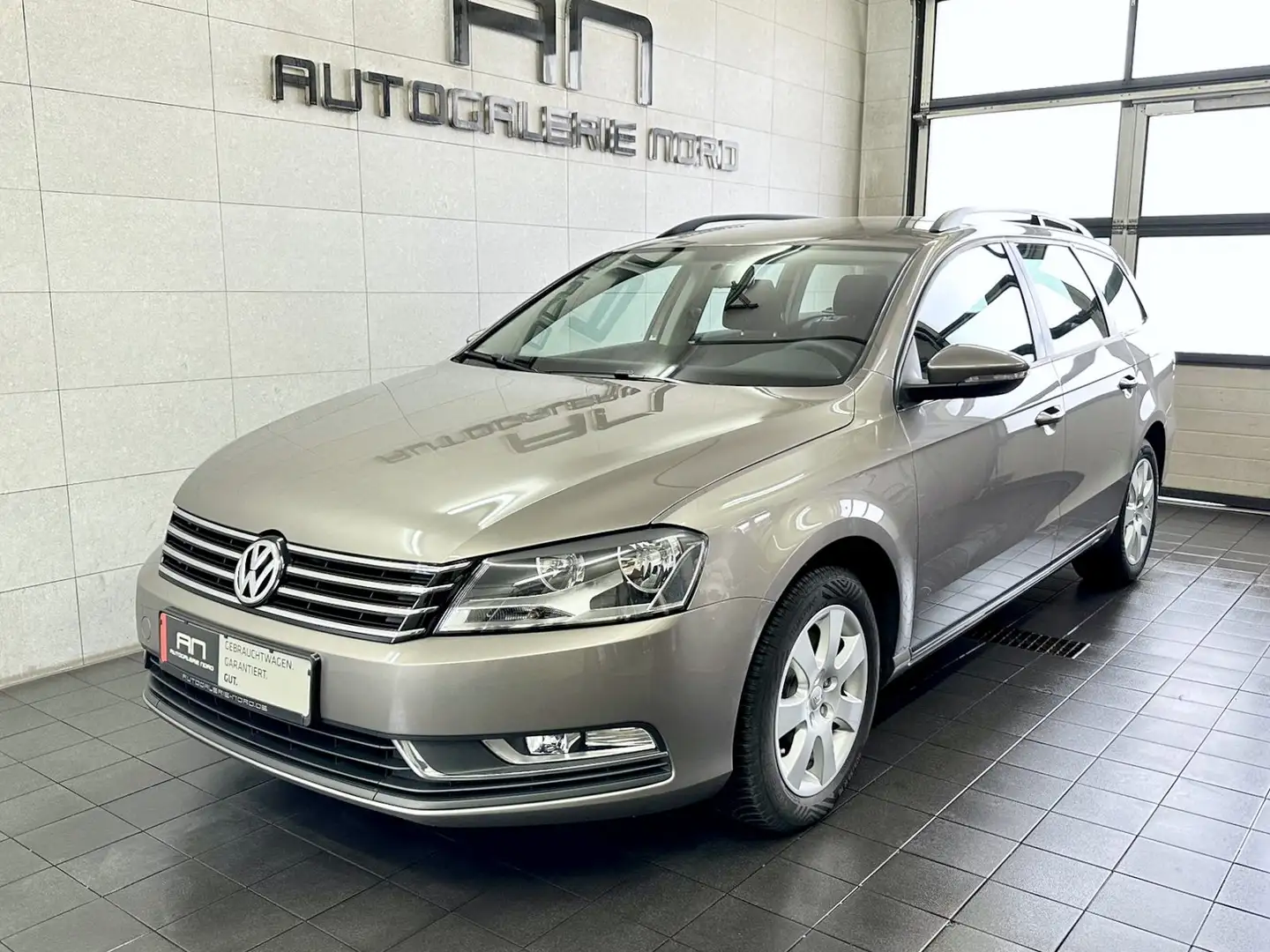 Volkswagen Passat Variant Passat Variant  2.Hand+Navi+Winter-Paket+Tempomat Braun - 2