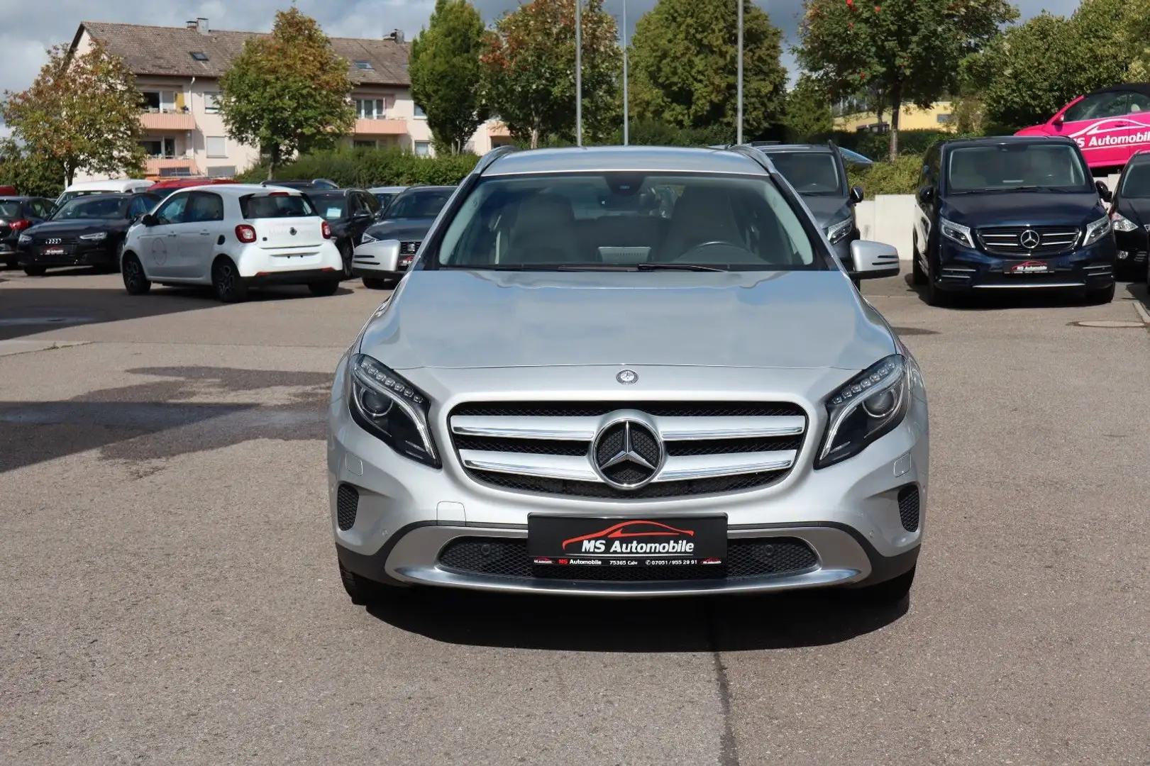Mercedes-Benz GLA 250 4-Matic_Bi-Xenon_Navi_Kamera_Totwinkel Silber - 2