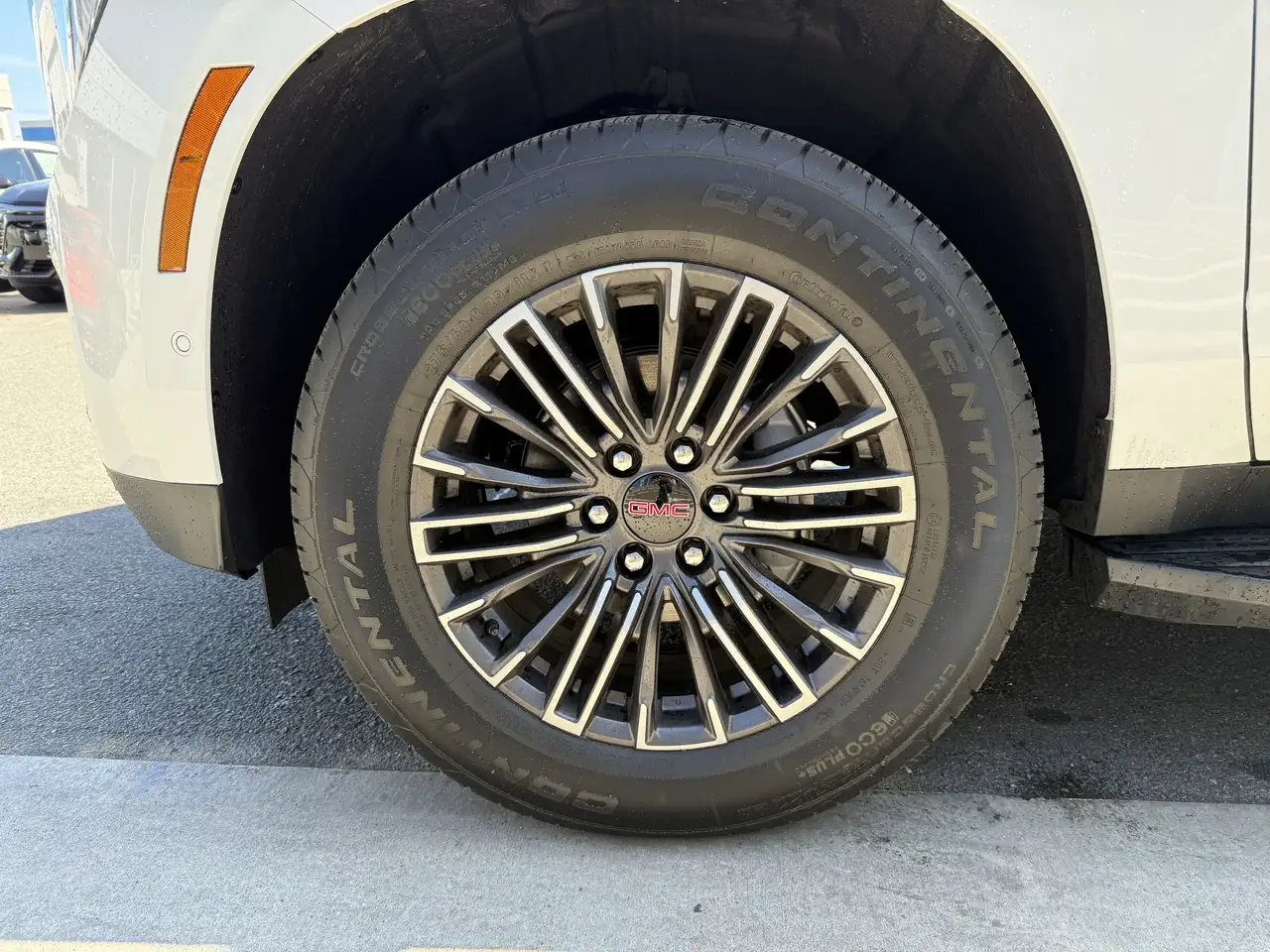 GMC Yukon снимка GMC Yukon