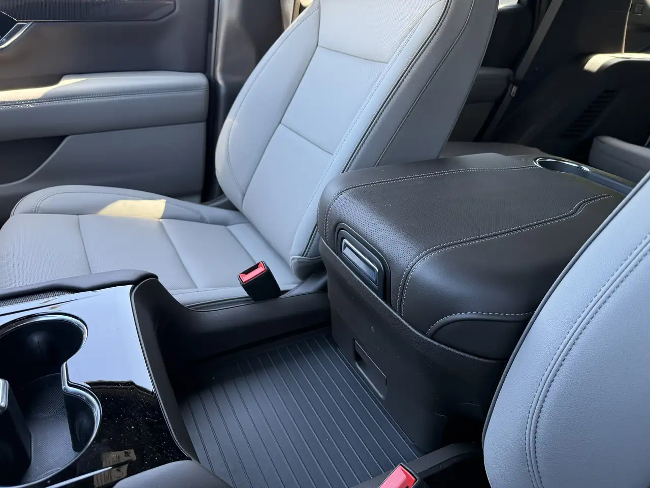 GMC Yukon снимка GMC Yukon