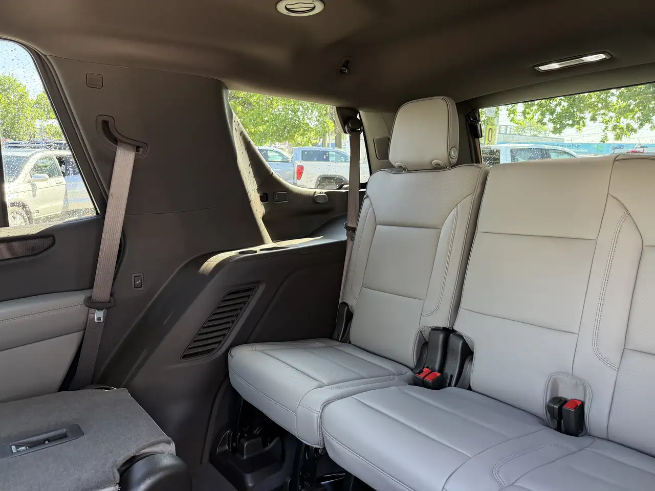 GMC Yukon снимка GMC Yukon