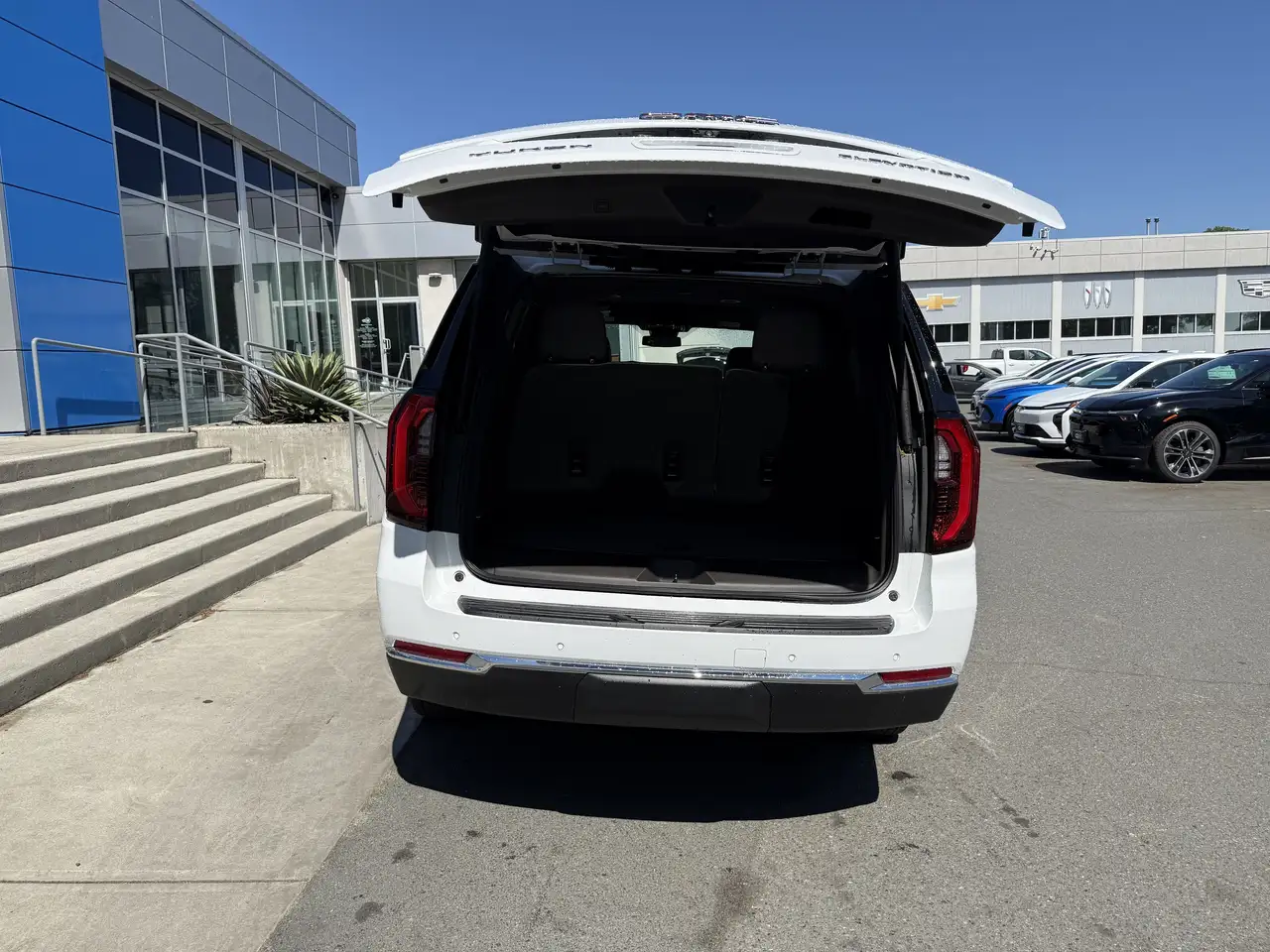 GMC Yukon снимка GMC Yukon