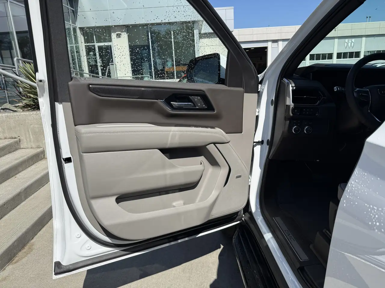 GMC Yukon снимка GMC Yukon