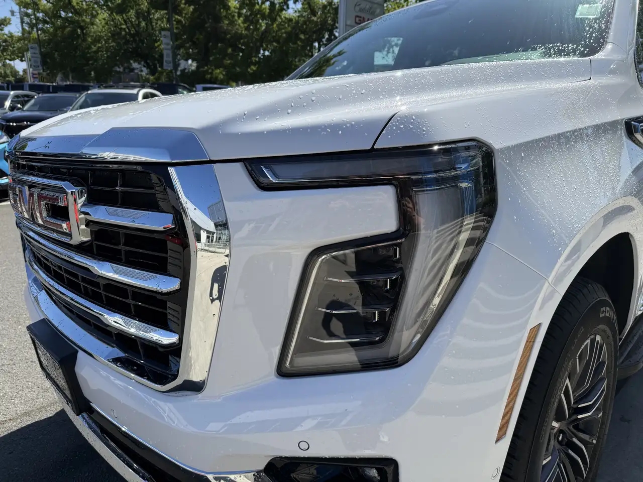 GMC Yukon снимка GMC Yukon