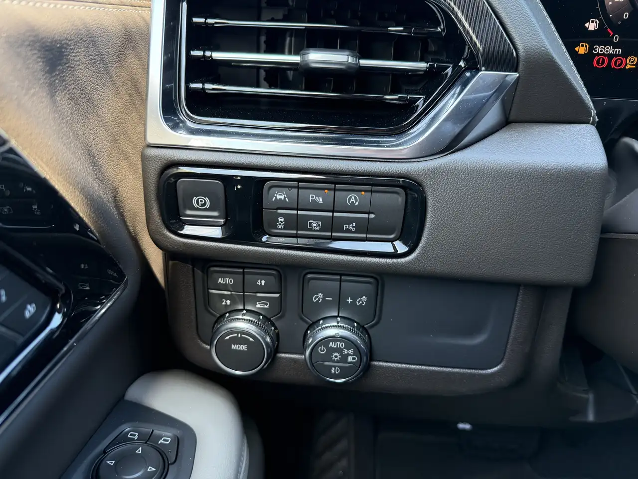 GMC Yukon снимка GMC Yukon