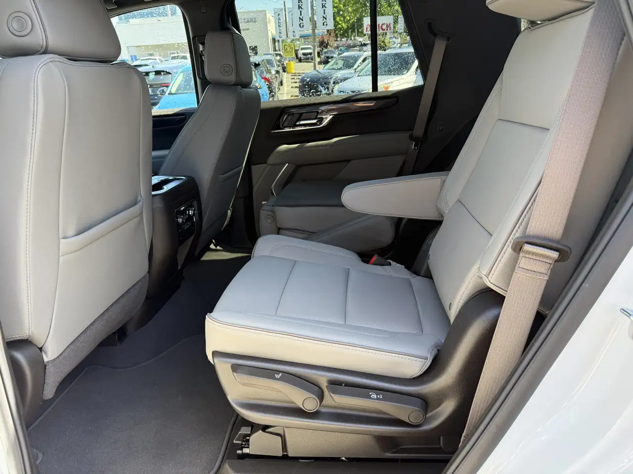 GMC Yukon снимка GMC Yukon