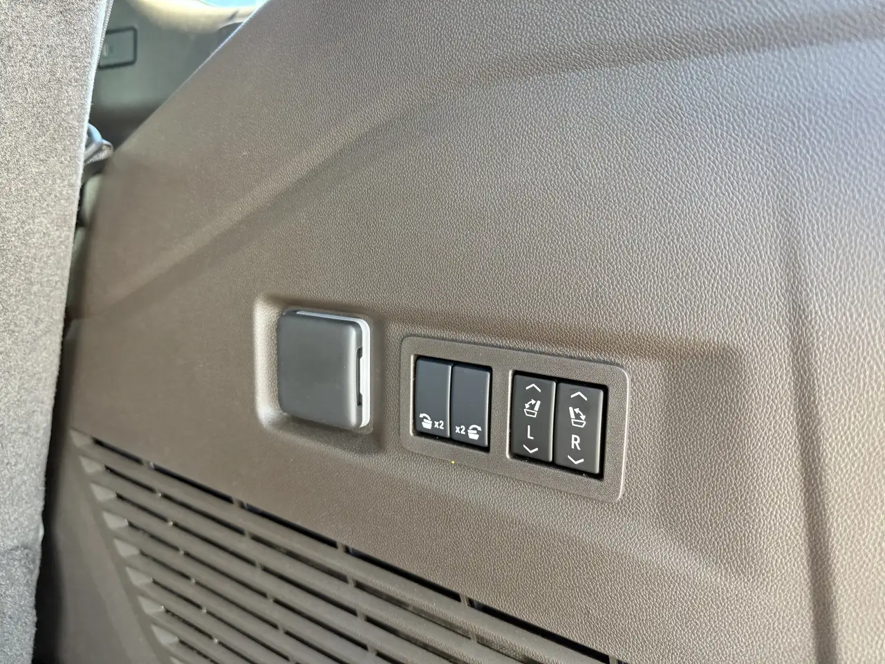 GMC Yukon снимка GMC Yukon