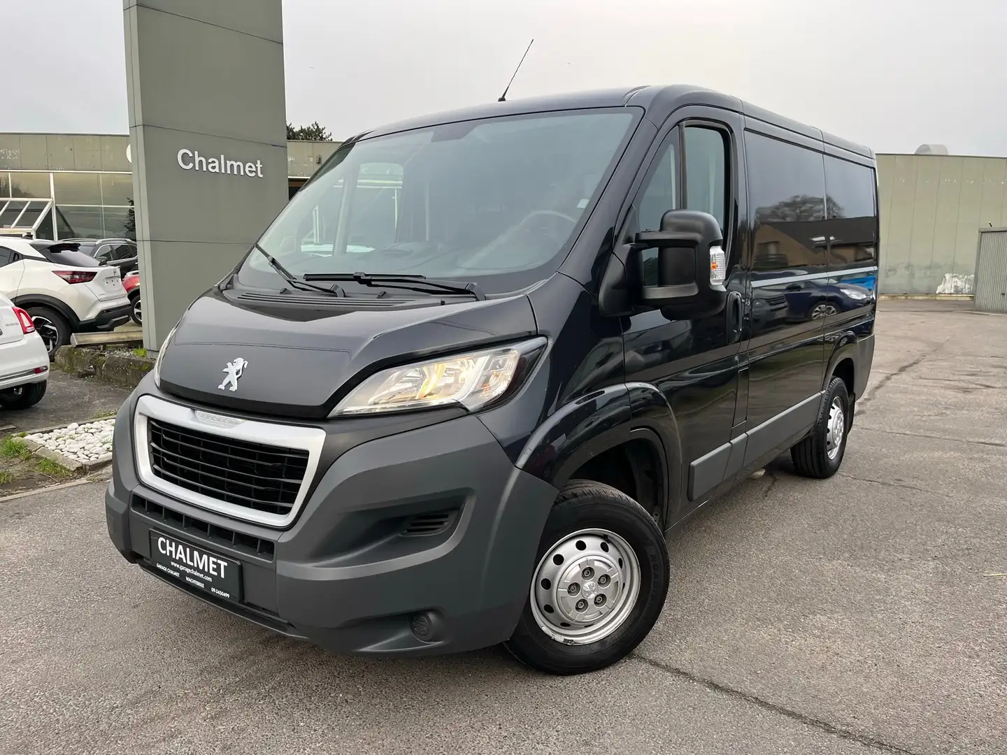 Peugeot Boxer 2.0D L1H1 COMFORT + NAVI Zwart - 1