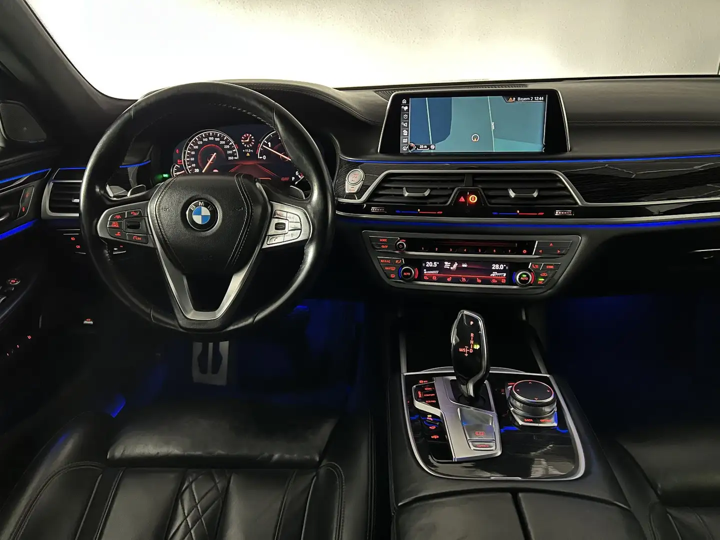 BMW 740 d xDrive M SPORT/LASERLICHT/MASSAGE/ACC/360* White - 2