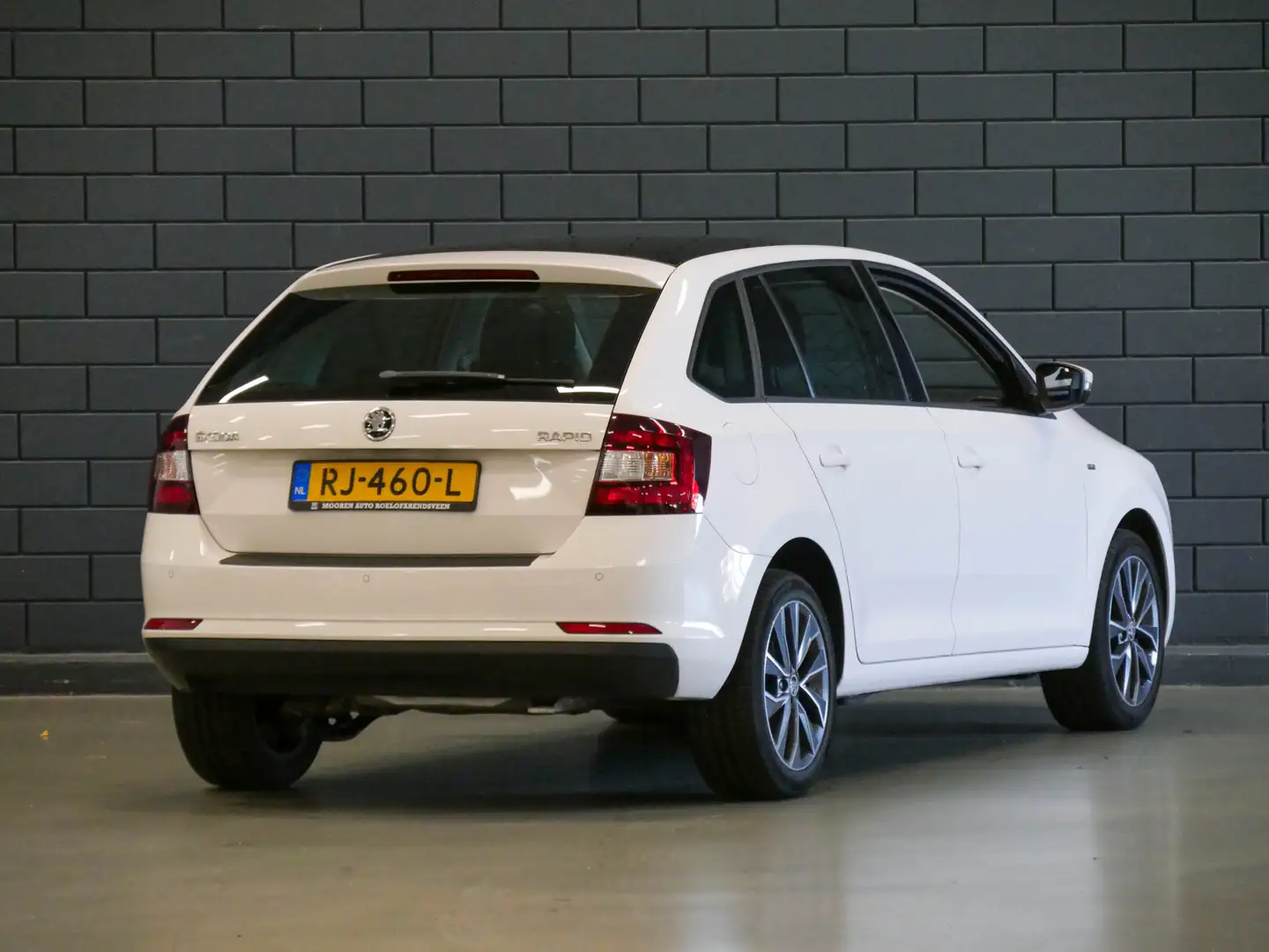 Skoda Rapid/Spaceback 1.0 TSI 96PK Greentech Drive | PANODAK | CARPLAY | Blanco - 2